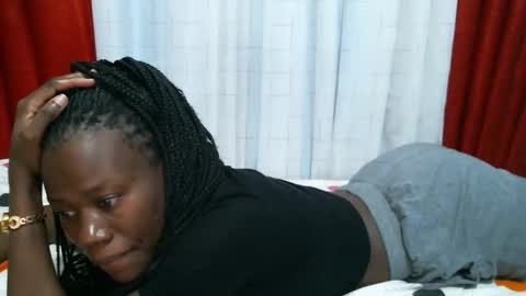 Snapshot of queenninaa chatting on 01.18.26 queenninaa online show from 01.18.26