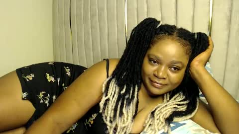 Snapshot of queenofsouls chatting on 12.16.24 . online show from 12.16.24