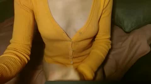 queenoftenderness online show from 11.24.25