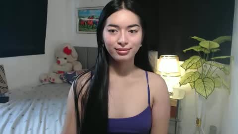 Snapshot of queenpinay69 chatting on 10.04.25 QueenPinay69 online show from 10.04.25