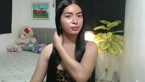 Snapshot of queenpinay69 chatting on 10.07.25 QueenPinay69 online show from 10.07.25