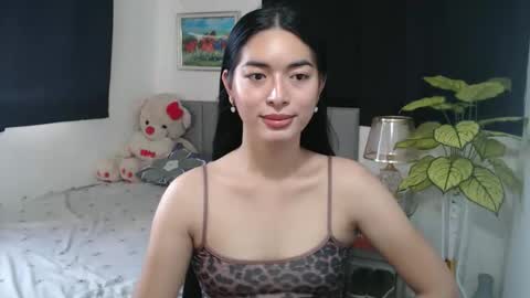 Snapshot of queenpinay69 chatting on 10.12.25 QueenPinay69 online show from 10.12.25