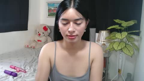Snapshot of queenpinay69 chatting on 10.14.25 QueenPinay69 online show from 10.14.25