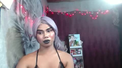 Snapshot of queenpinayebony_xx chatting on 04.18.26 queenpinayebony_xx online show from 04.18.26