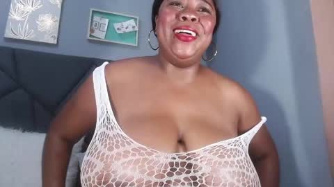 Snapshot of queenrachelbrown chatting on 05.14.26 queenrachelbrown online show from 05.14.26