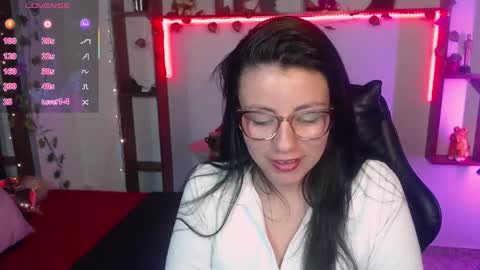 Snapshot of queenrose94 chatting on 03.10.26 queenrose94 online show from 03.10.26