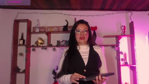 Snapshot of queenrose94 chatting on 03.27.26 queenrose94 online show from 03.27.26