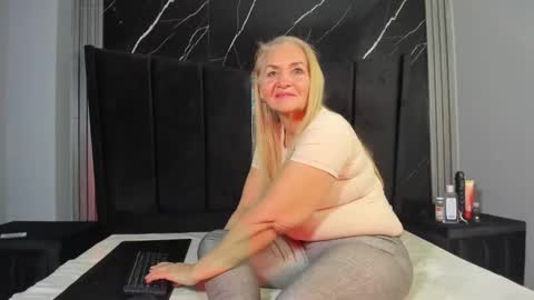 queenstarhyl online show from 03.04.26