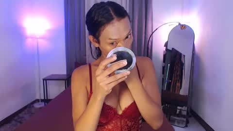 Snapshot of queenvalentinats chatting on 12.03.24 ValentinaMoone online show from 12.03.24