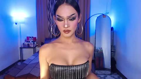 Snapshot of queenvalentinats chatting on 12.28.24 ValentinaMoone online show from 12.28.24