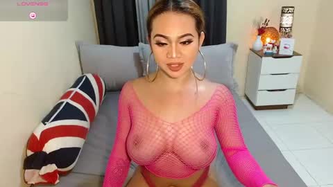 Snapshot of queenversa69 chatting on 12.18.24 DANA online show from 12.18.24