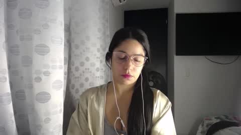 Snapshot of queenvictoria2023 chatting on 03.27.26 Paola online show from 03.27.26