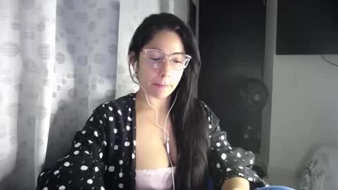 Snapshot of queenvictoria2023 chatting on 05.13.26 Paola online show from 05.13.26