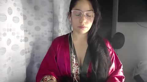 Snapshot of queenvictoria2023 chatting on 05.14.26 Paola online show from 05.14.26