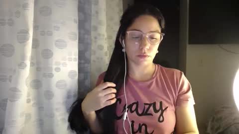 Snapshot of queenvictoria2023 chatting on 05.21.26 Paola online show from 05.21.26