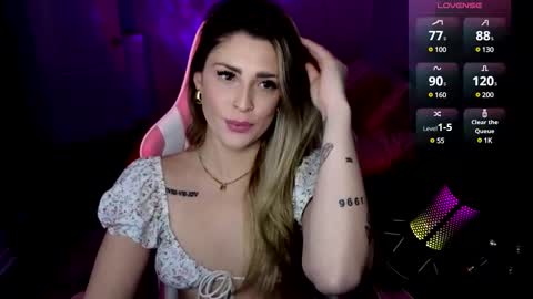 Snapshot of queenx_lexy chatting on 01.05.25 queenx_lexy online show from 01.05.25