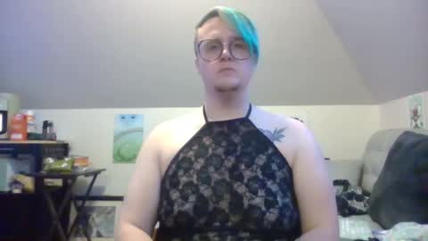 Snapshot of queerlyjaz chatting on 09.13.25 queerlyjaz online show from 09.13.25
