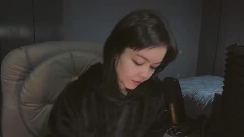 Snapshot of quietluxury chatting on 02.12.26 quietluxury online show from 02.12.26