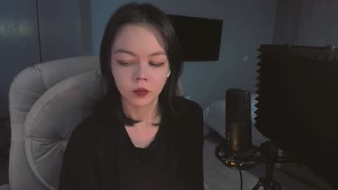 Snapshot of quietluxury chatting on 03.04.26 quietluxury online show from 03.04.26