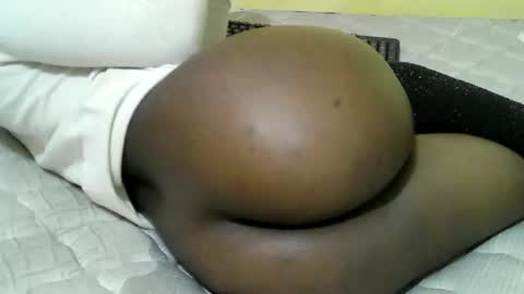 Snapshot of quincy_joy11 chatting on 12.04.25 quincy joy11 online show from 12.04.25