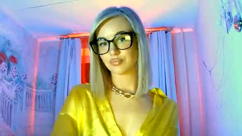 Snapshot of qusi28 chatting on 02.10.25 qusi28 online show from 02.10.25