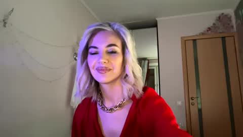 Snapshot of qusi28 chatting on 02.15.25 qusi28 online show from 02.15.25