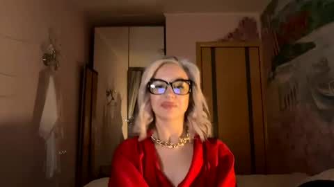 Snapshot of qusi28 chatting on 02.16.25 qusi28 online show from 02.16.25