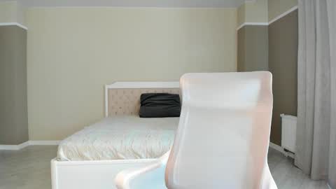 Snapshot of qwoopa chatting on 09.10.25 Leya online show from 09.10.25