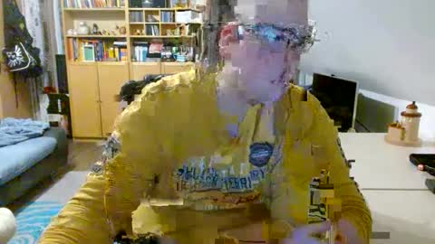 Snapshot of r4z0rb3ard chatting on 03.02.25 Justin online show from 03.02.25