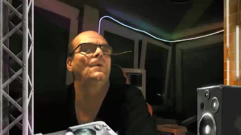 dj mike online show from 10.13.25