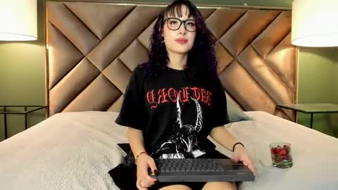 Snapshot of rache_roth chatting on 06.03.26 Rachel online show from 06.03.26