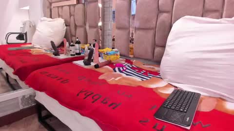 Snapshot of rachel_westt chatting on 12.22.24 RACHEL online show from 12.22.24