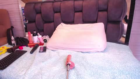 Snapshot of rachel_westt chatting on 01.25.25 RACHEL online show from 01.25.25