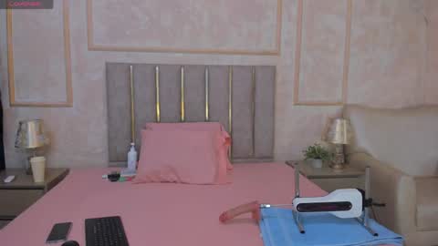 Snapshot of rachelladamss chatting on 04.19.26 camila online show from 04.19.26