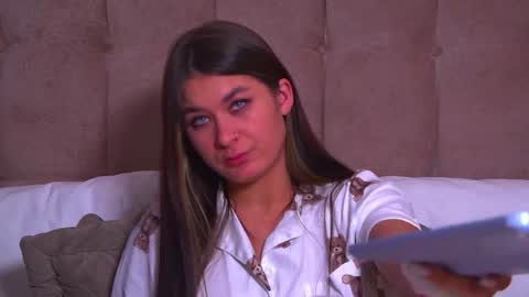 RachellSimpson online show from 01.16.25