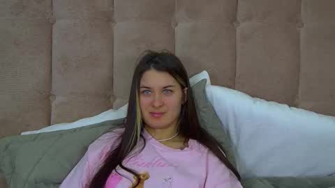 Snapshot of rachellsimpson chatting on 02.24.26 RachellSimpson online show from 02.24.26