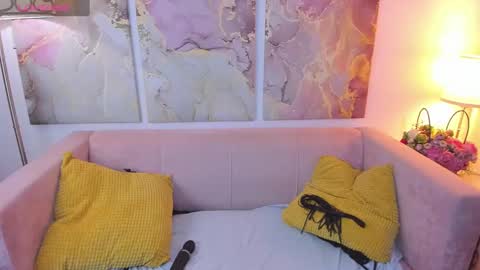 Snapshot of rachelpirce chatting on 01.28.25 Rachel online show from 01.28.25