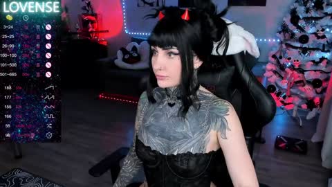Snapshot of rachelqueen_ chatting on 01.27.25 Miko Pleasee help me get 100 likes online show from 01.27.25
