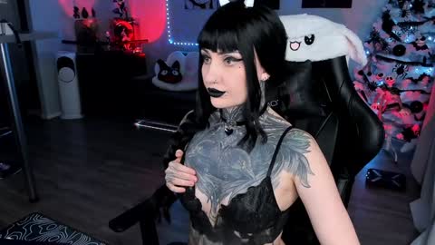 Snapshot of rachelqueen_ chatting on 02.04.25 Miko Pleasee help me get 100 likes online show from 02.04.25