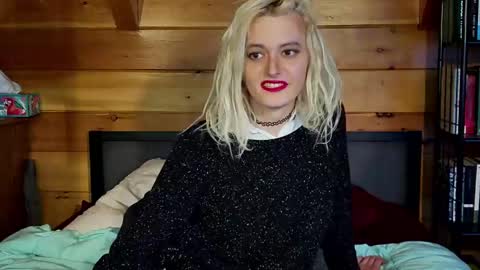 Snapshot of rachelxprice chatting on 03.11.25 Rachel Price online show from 03.11.25