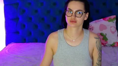 sweet peach online show from 10.24.25
