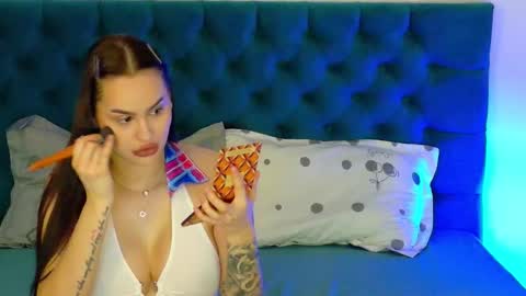 sweet peach online show from 12.21.25