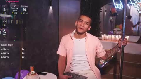 Snapshot of rafa_cruz chatting on 06.17.26 rafa_cruz online show from 06.17.26