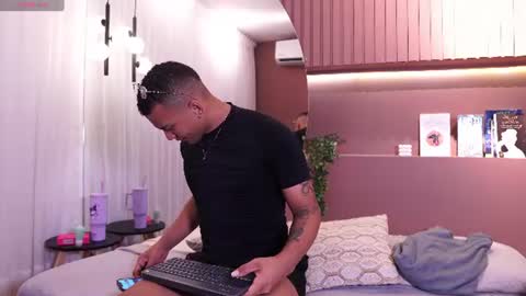 Snapshot of rafa_cruz chatting on 06.30.26 rafa_cruz online show from 06.30.26