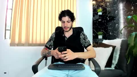 R A F A E L online show from 11.08.25