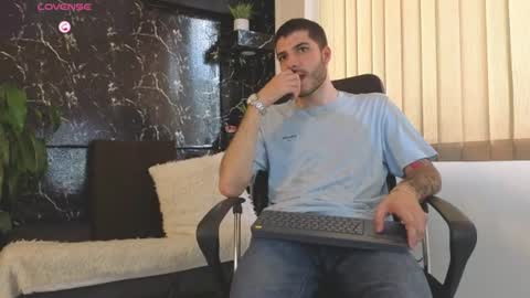 Snapshot of rafael_mendez chatting on 07.01.26 R A F A E L online show from 07.01.26