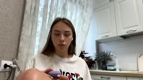 Snapshot of rafaelasan chatting on 04.01.26 Eva online show from 04.01.26