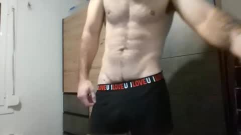 Snapshot of ragnarox386 chatting on 11.20.25 crash online show from 11.20.25