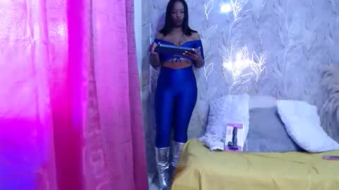 raichellcooper1 online show from 12.14.25