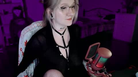 Snapshot of raiingurl chatting on 02.13.26 Kate online show from 02.13.26